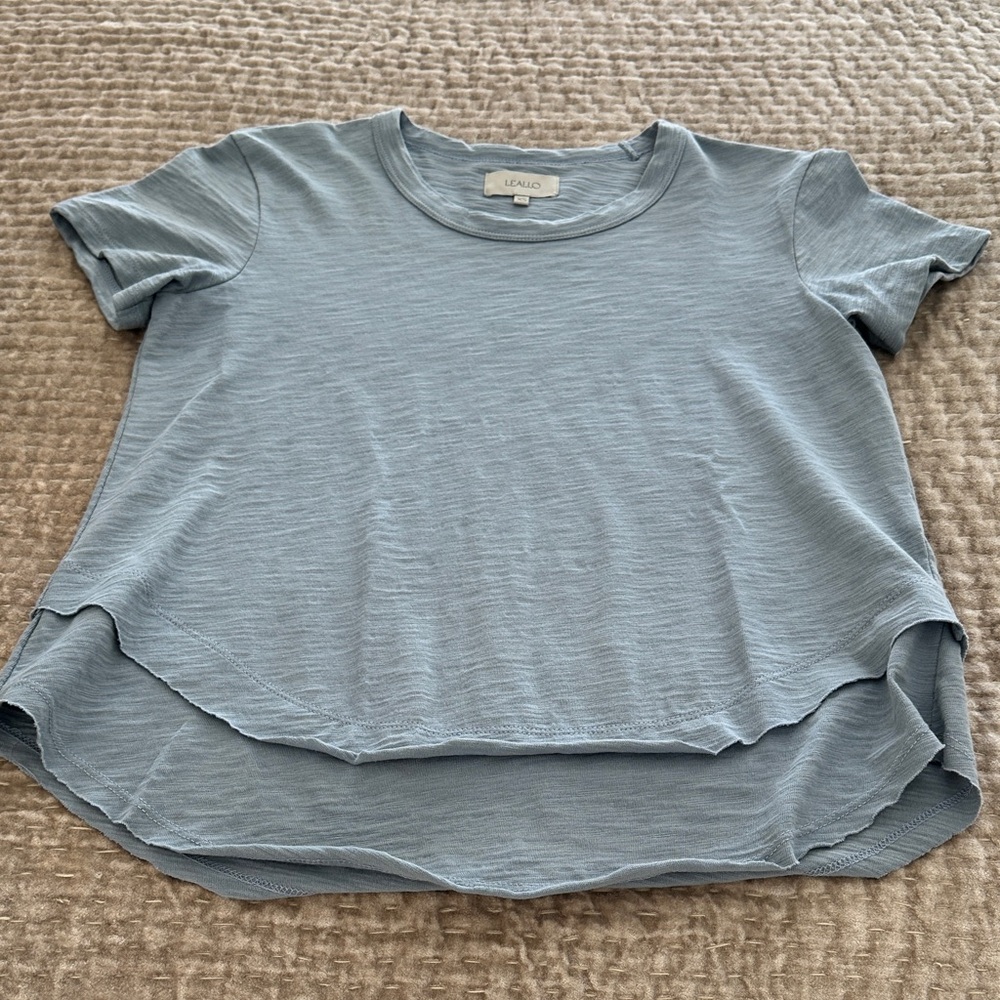 Leallo Blue Short Sleeve Women's Tee